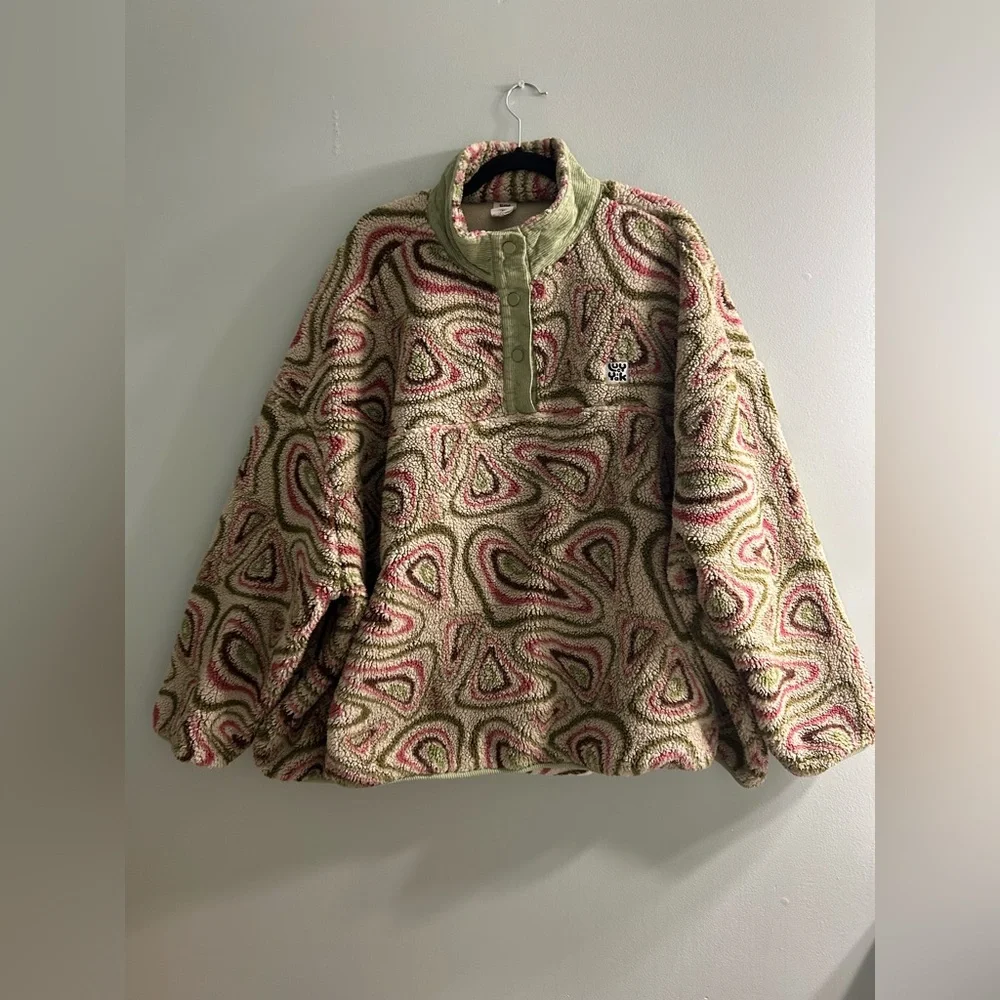 Lucy & Yak Borg Fleece in the Yosemite print - Picture 7 of 12